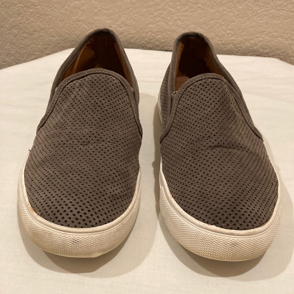 Steve Madden Women’s Size 8 Zarayy Casual Comfort Slip On Sneaker Skate Shoe